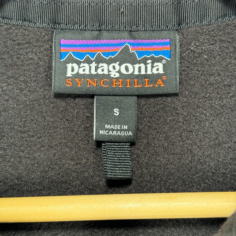 Patagonia Classic Synchilla Fleece Vest Women Small Black Wilderness Logo - Picture 5 of 10